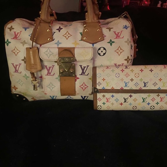 Louis - Picture 2 of 6